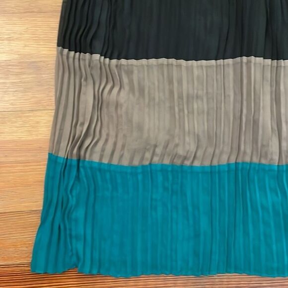 IMAN Black Pleated Color Block Maxi Dress Size Medium Lined - Picture 9 of 12